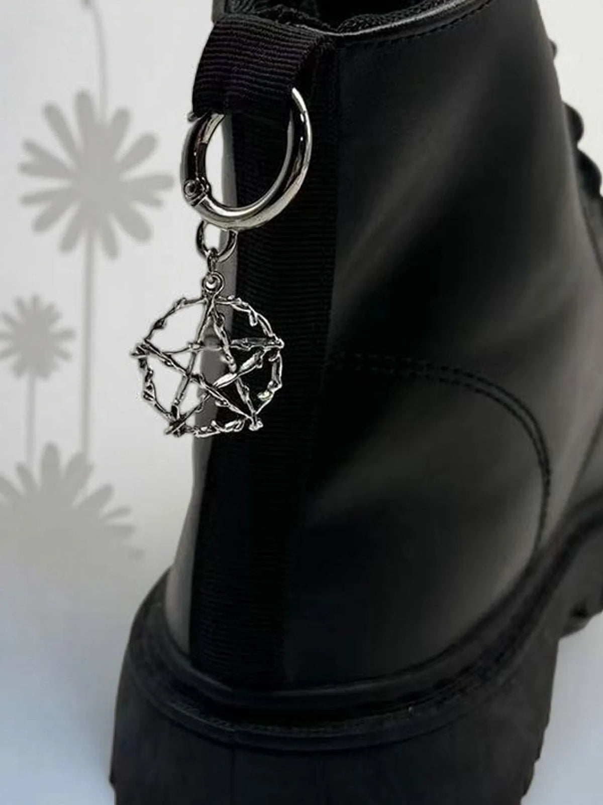 Grunge Punk 2Pcs Gothic, Silver Five-Pointed Star Light Array/Boot Decorations, Holiday Party Gifts, Halloween Decorations