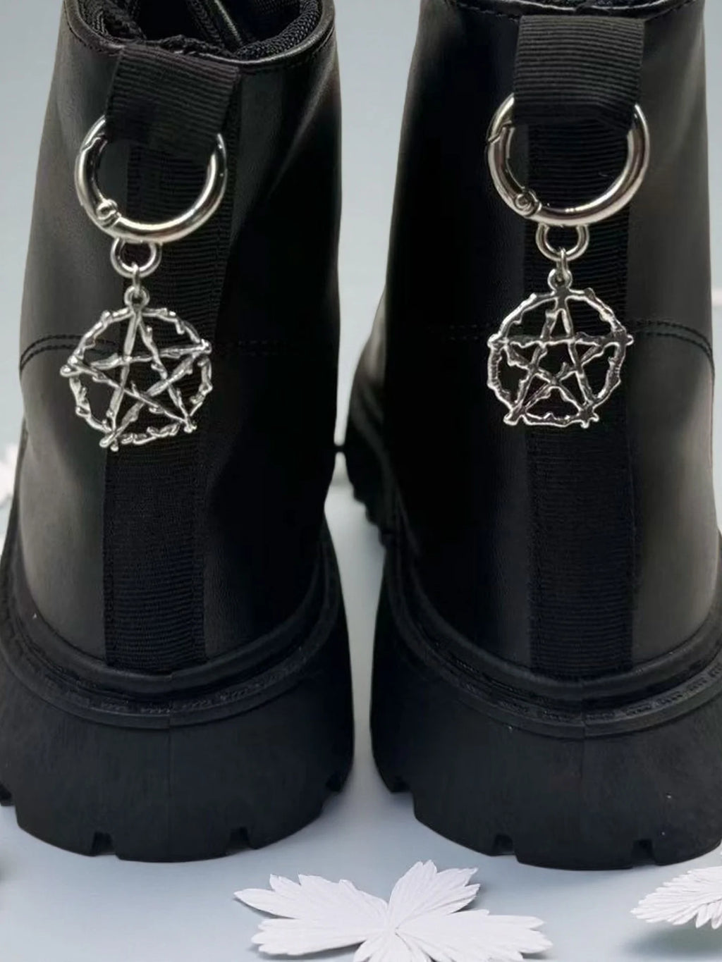 Grunge Punk 2Pcs Gothic, Silver Five-Pointed Star Light Array/Boot Decorations, Holiday Party Gifts, Halloween Decorations