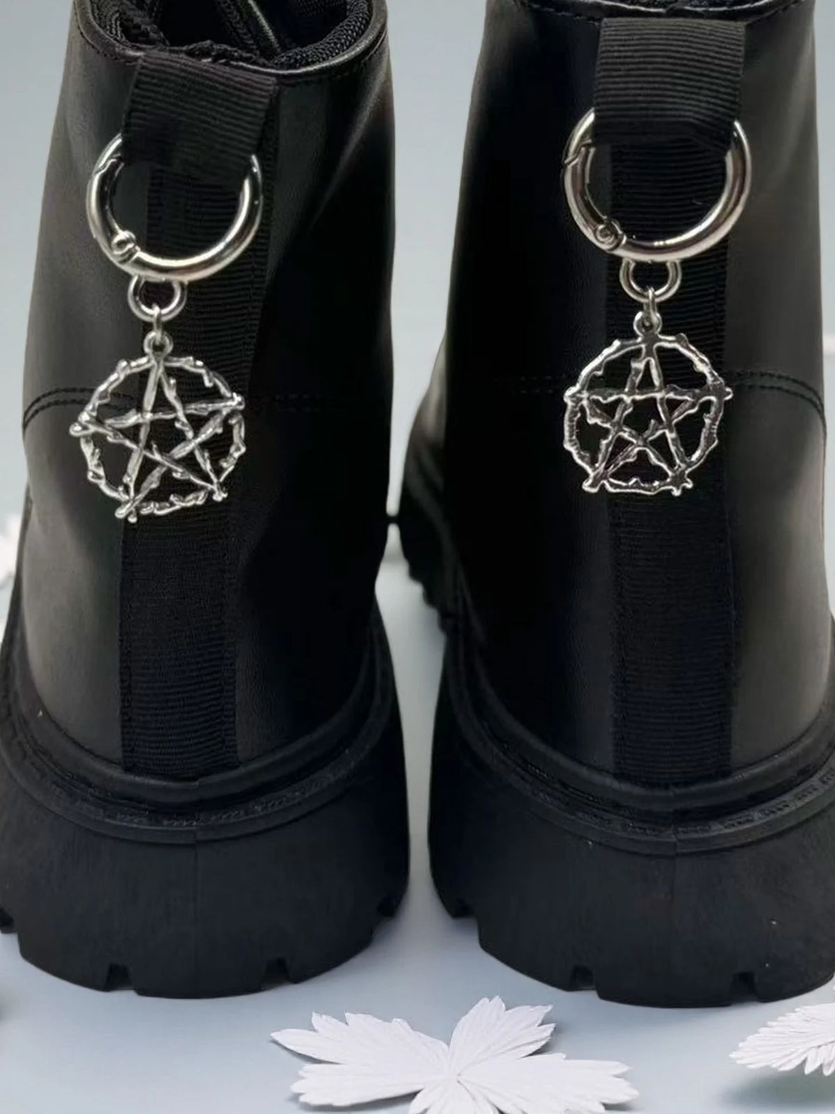 Grunge Punk 2Pcs Gothic, Silver Five-Pointed Star Light Array/Boot Decorations, Holiday Party Gifts, Halloween Decorations