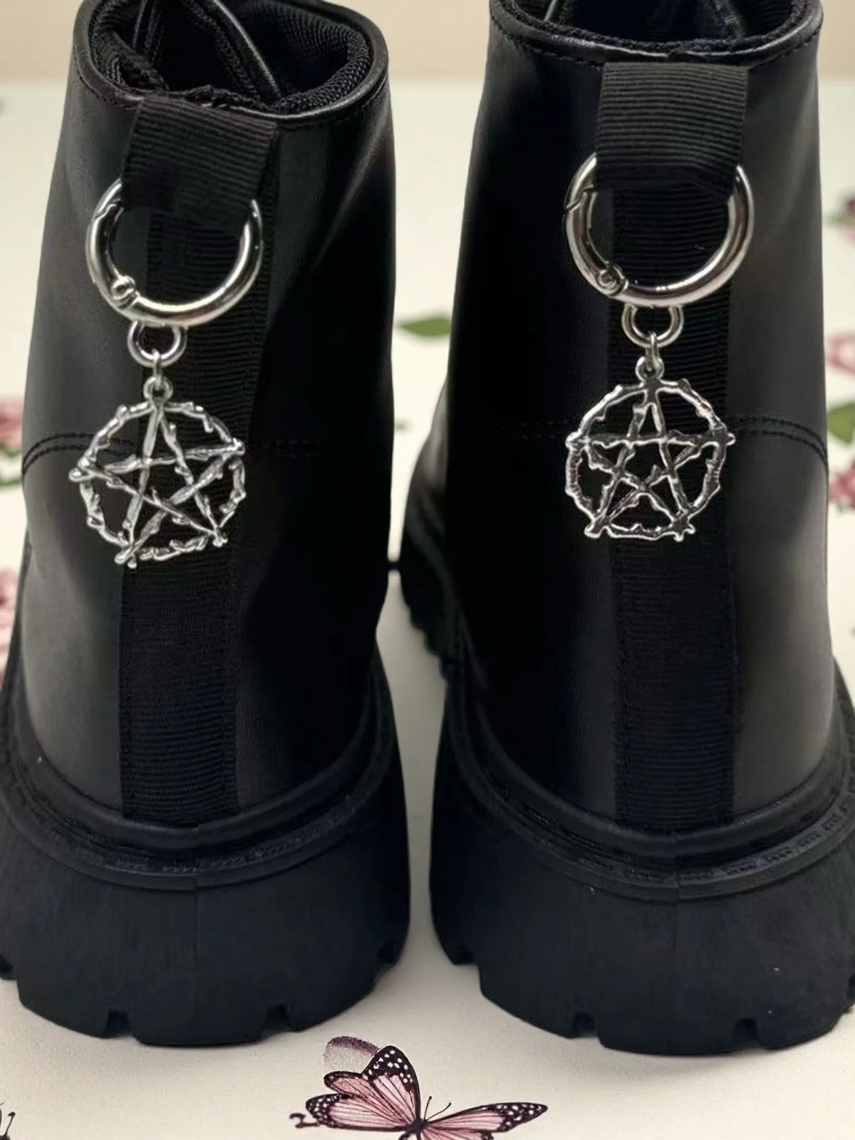 Grunge Punk 2Pcs Gothic, Silver Five-Pointed Star Light Array/Boot Decorations, Holiday Party Gifts, Halloween Decorations